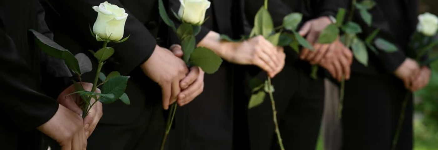 como vestir para un funeral