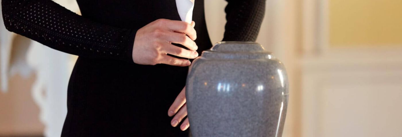 es legal tener las cenizas de un difunto en casa