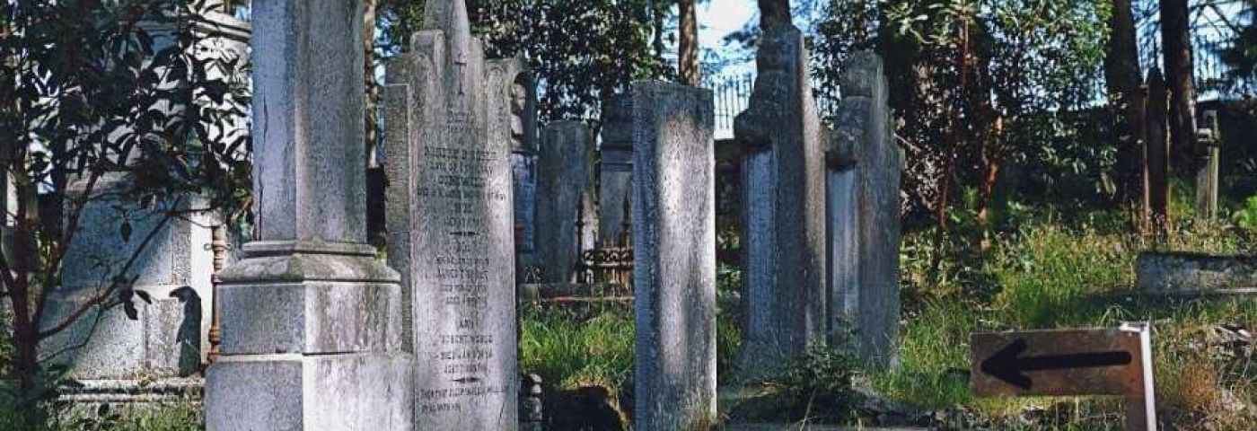 diferencia panteon y mausoleo